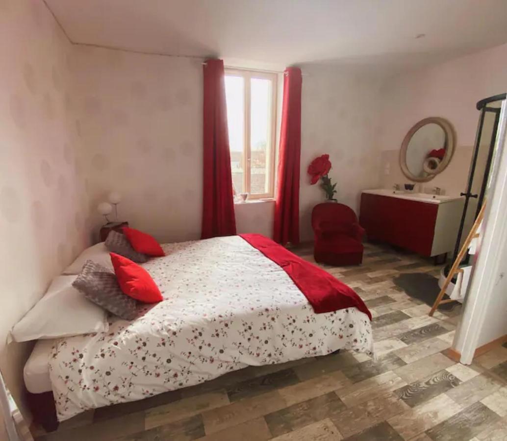 Chambres D'Hote Au Chapeau Claque Cabaret Gueugnon Exterior foto