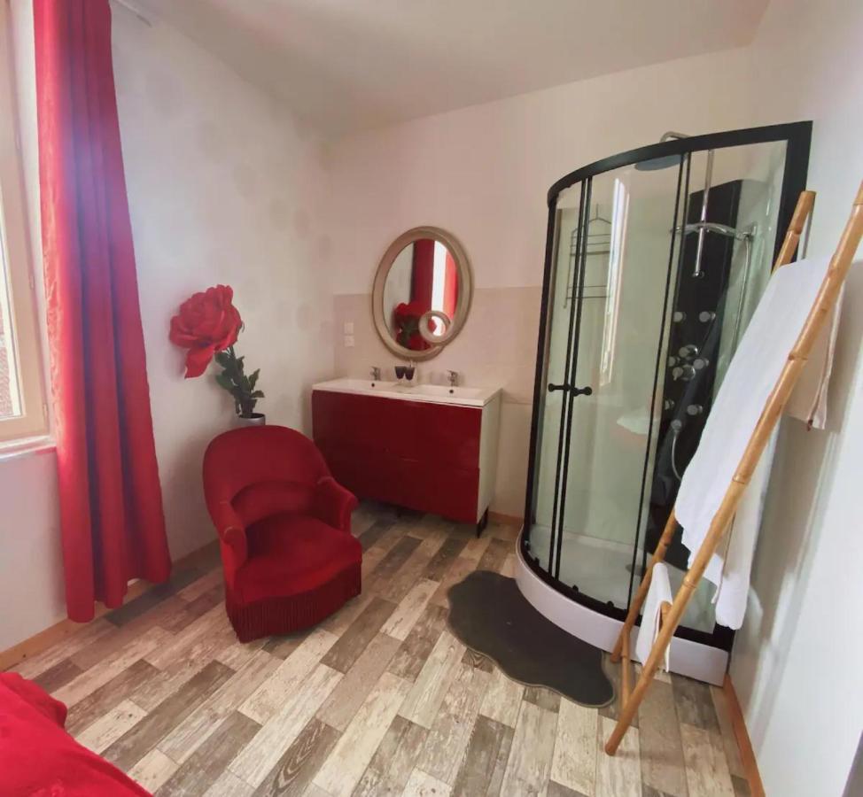 Chambres D'Hote Au Chapeau Claque Cabaret Gueugnon Exterior foto